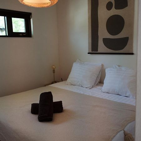 Modern Tiny House Op Rustig Watersportpark Elahuizen Exterior foto