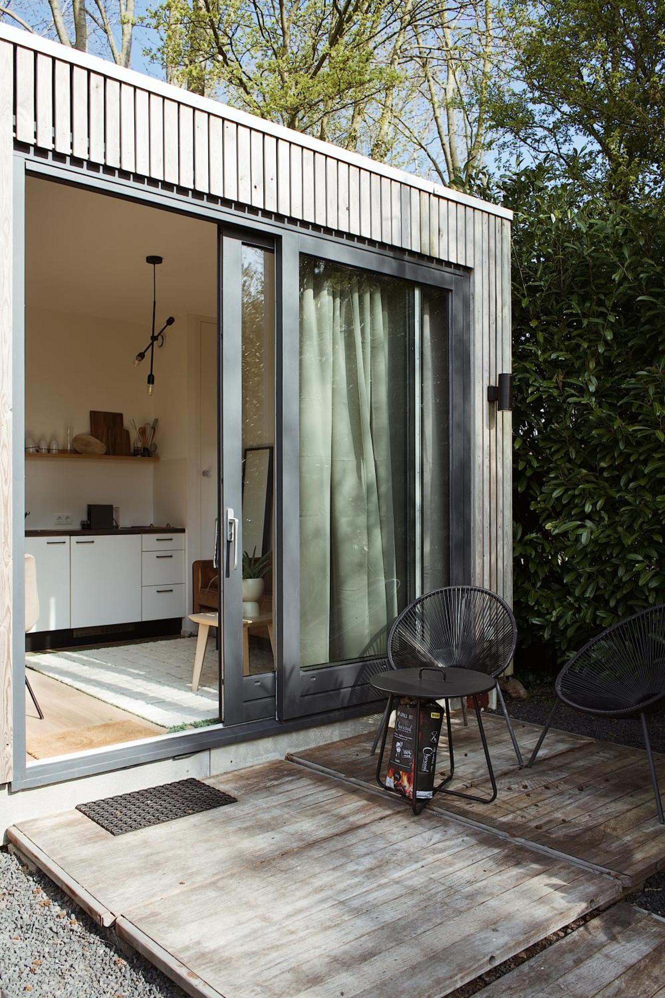 Modern Tiny House Op Rustig Watersportpark Elahuizen Exterior foto